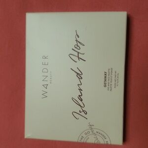 Wander Beauty Island Hop Palette in Cream